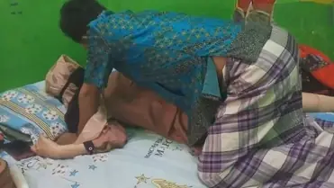 Membuat Tante Hijab Muncrat Basah Kuyup